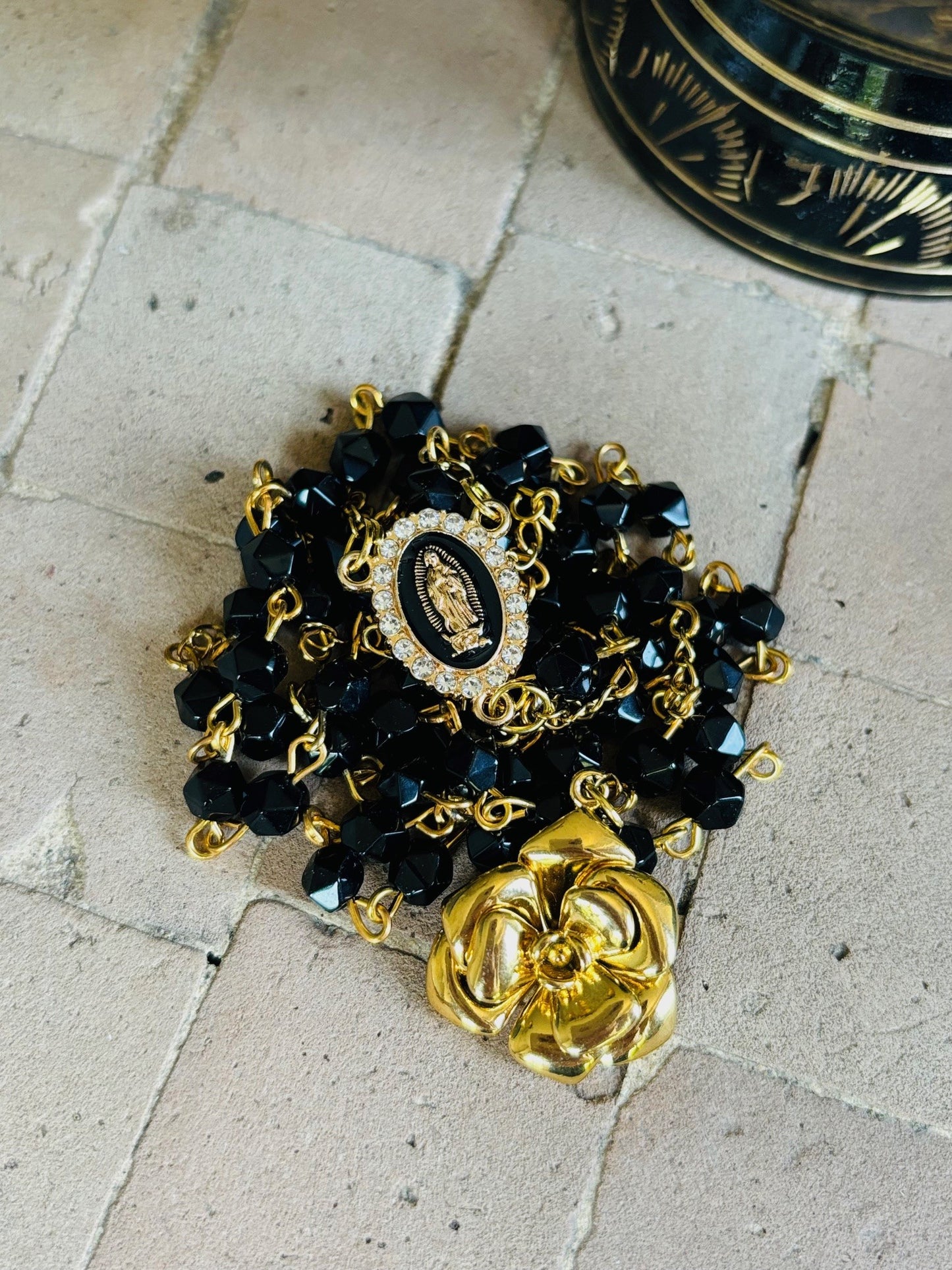 Le Rosaire de la Vierge Noire