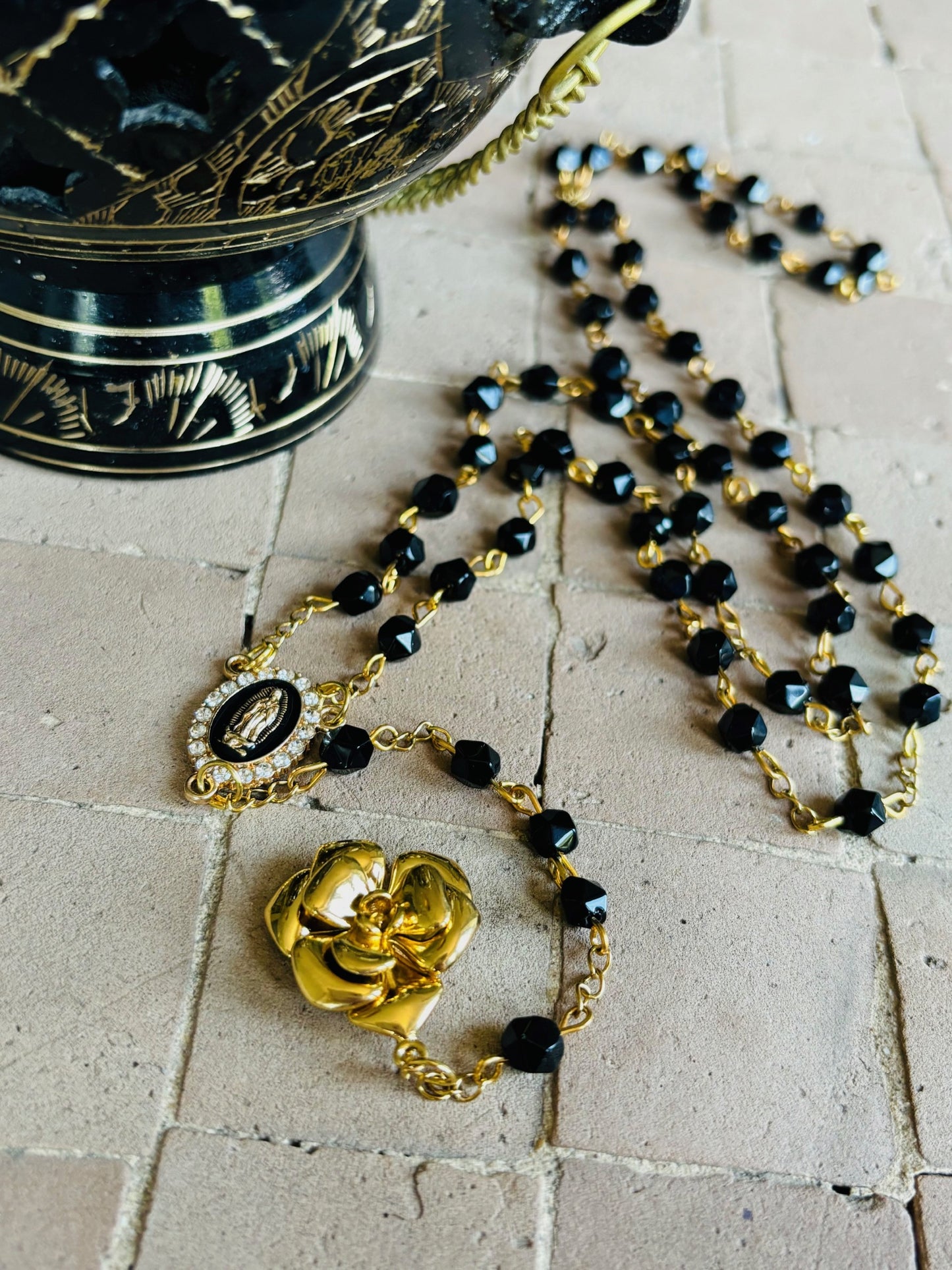 Le Rosaire de la Vierge Noire